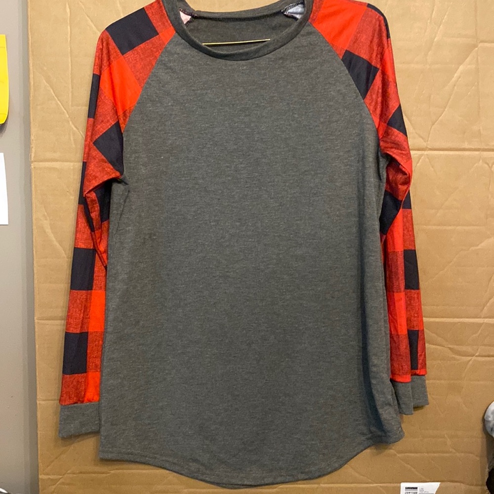 Women’s Plaid Top